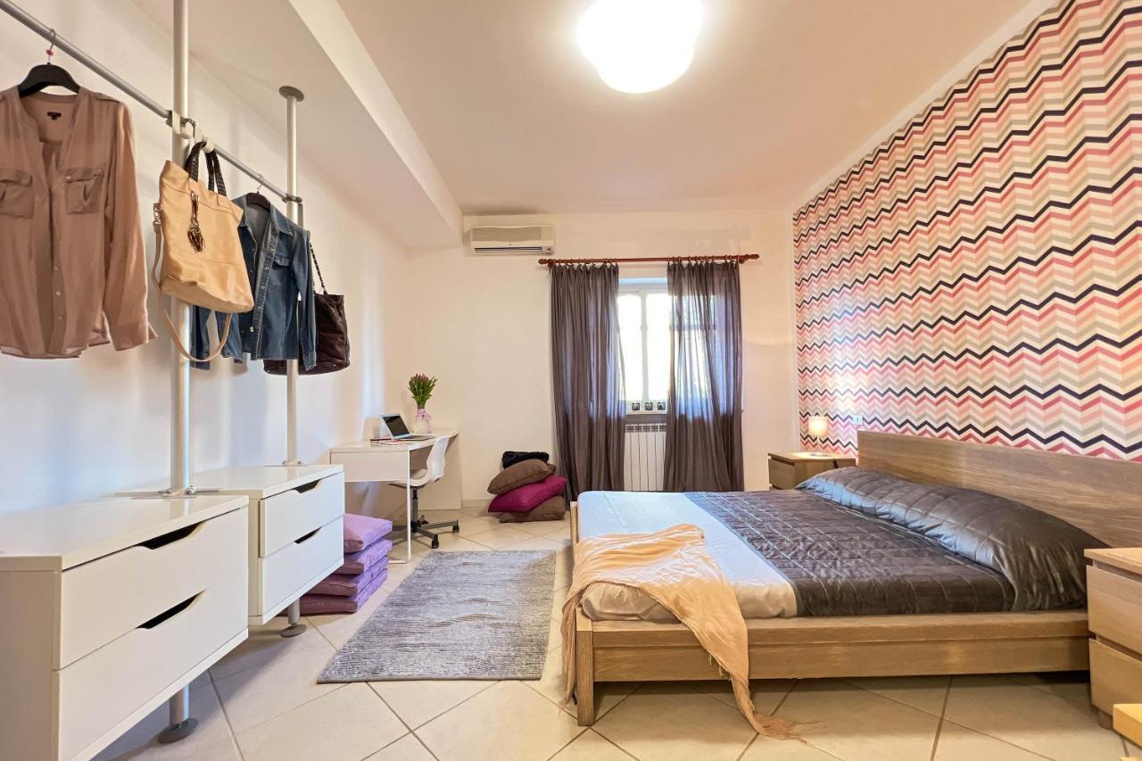 Livingapple Apartment Scauri  Exterior photo