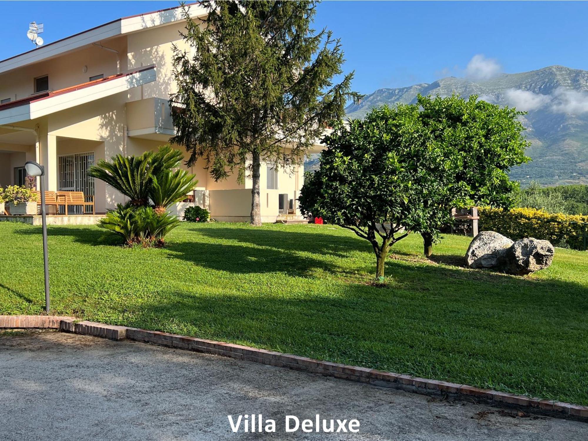 Livingapple Apartment Scauri  Exterior photo